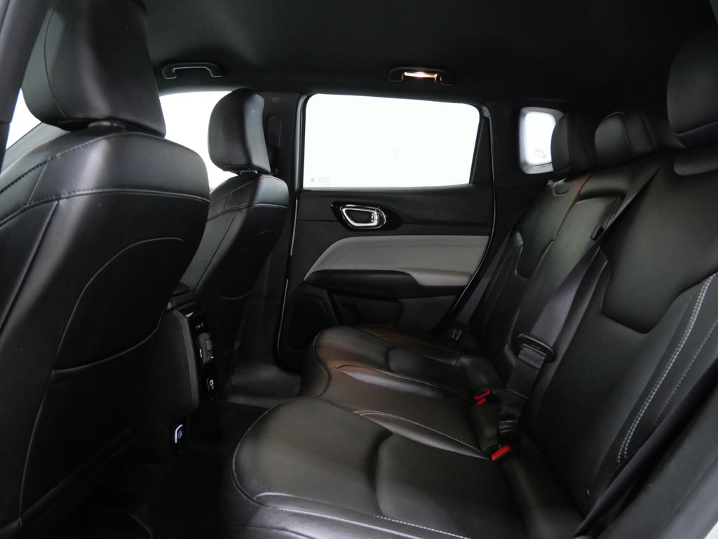 2025 Jeep Compass Limited - Photo 24
