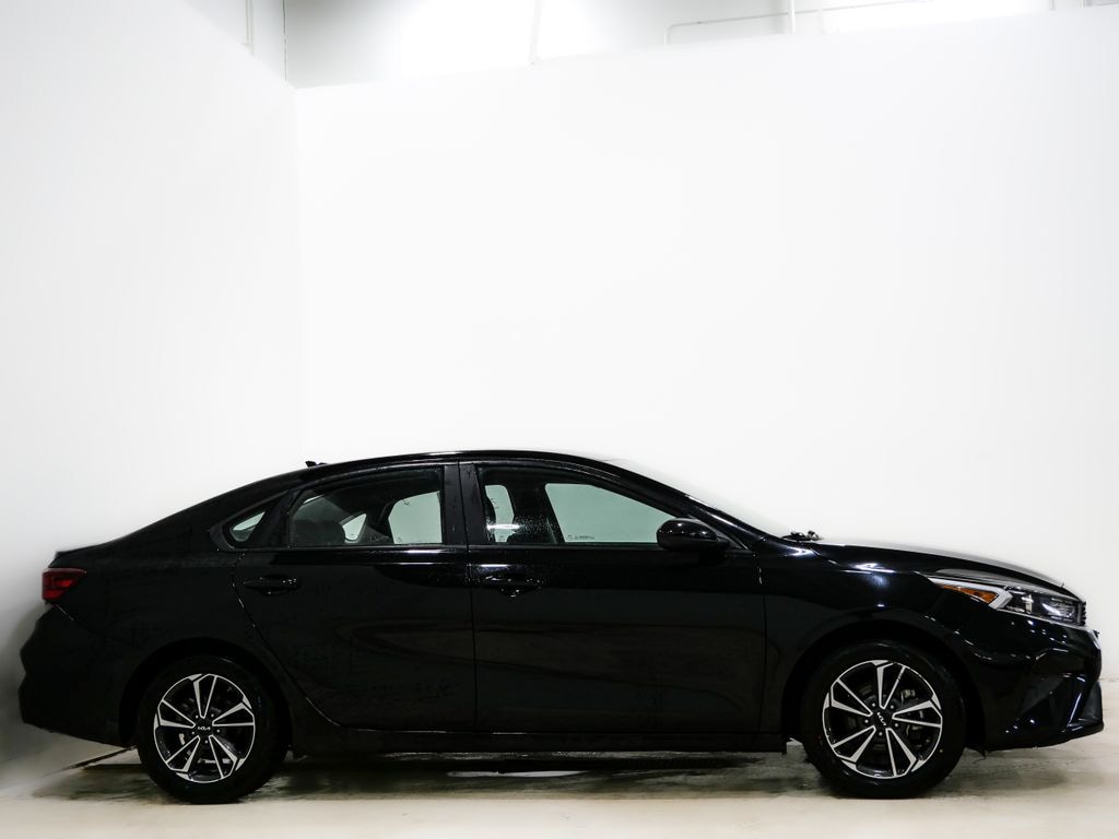 Used 2023 Kia Forte LXS Sedan