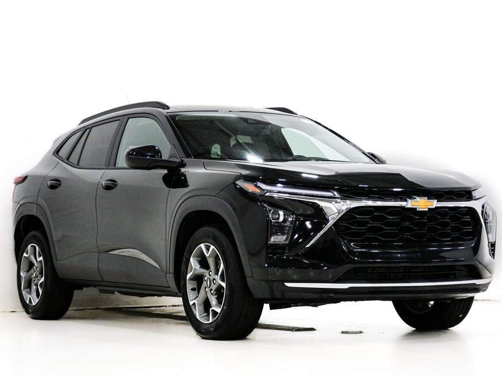 2025 Chevrolet Trax LT's photo