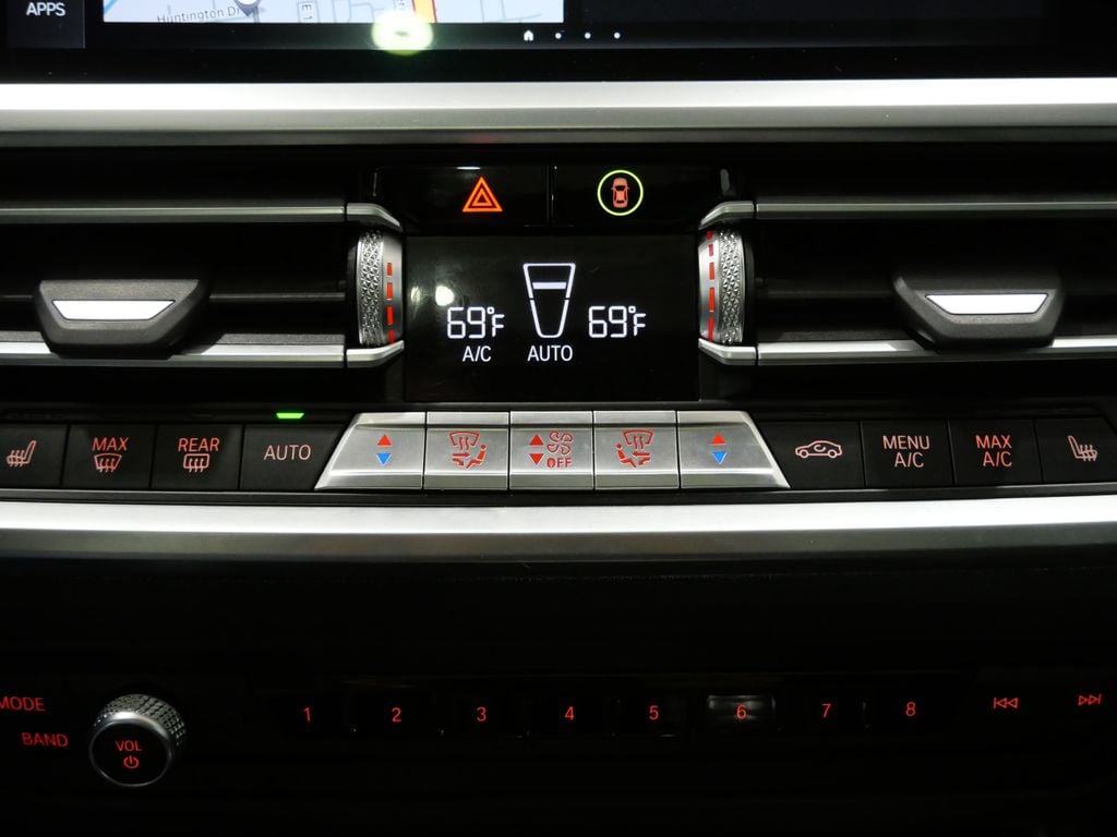 2021 BMW 3 Series 330e - Photo 19
