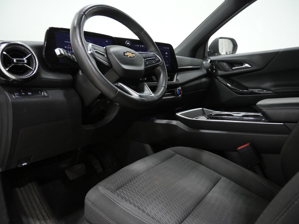 2025 Chevrolet Equinox LT - Photo 11
