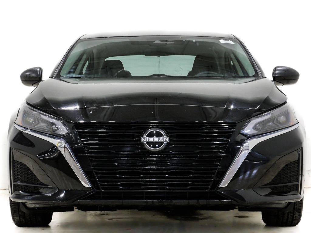 Used 2024 Nissan Altima 2.5 SV Sedan