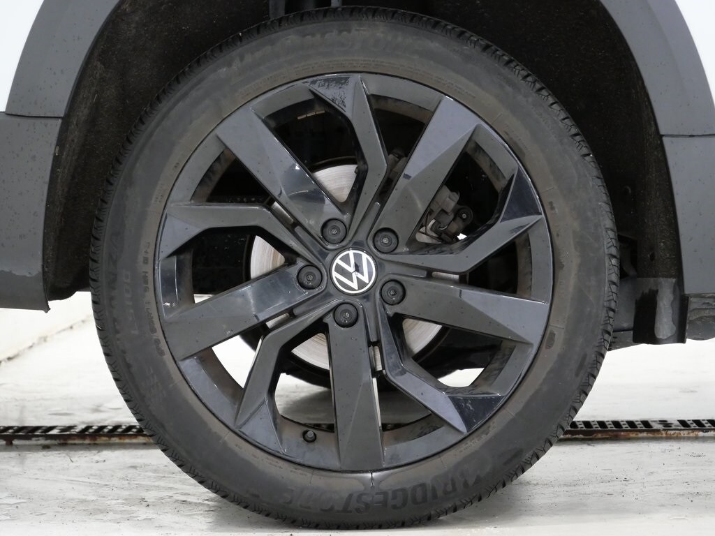 2022 Volkswagen Taos SE photo 4