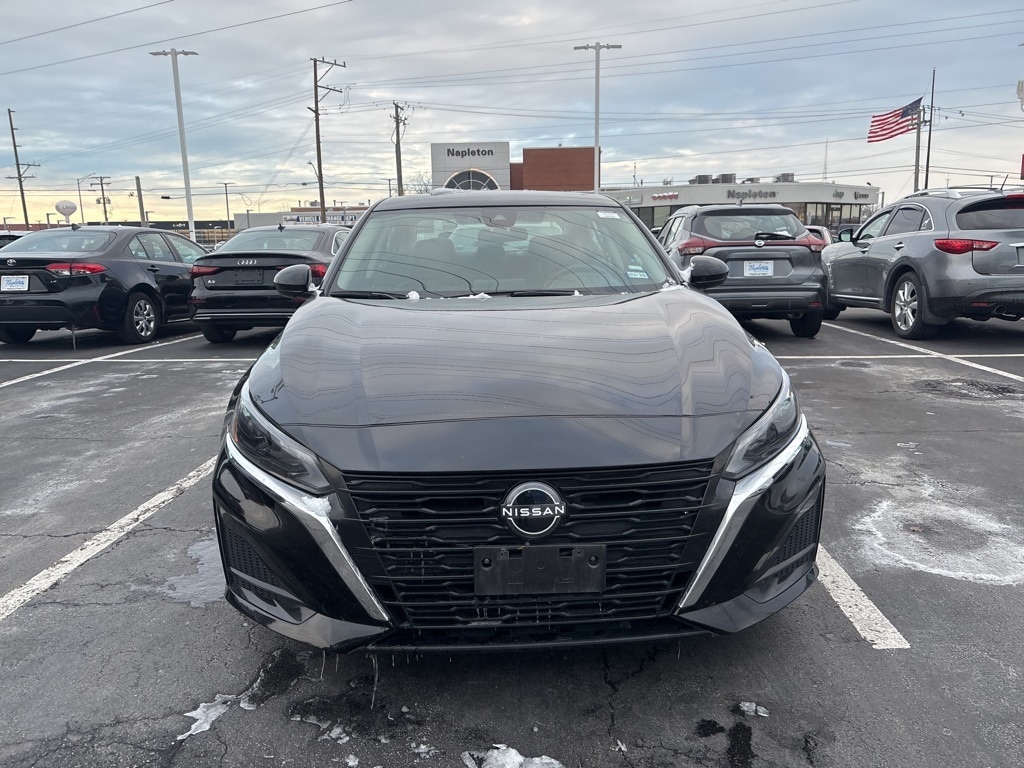 Used 2023 Nissan Altima 2.5 SV Sedan