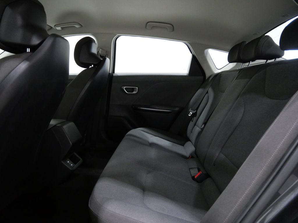 2025 Kia K4 LXS - Photo 22