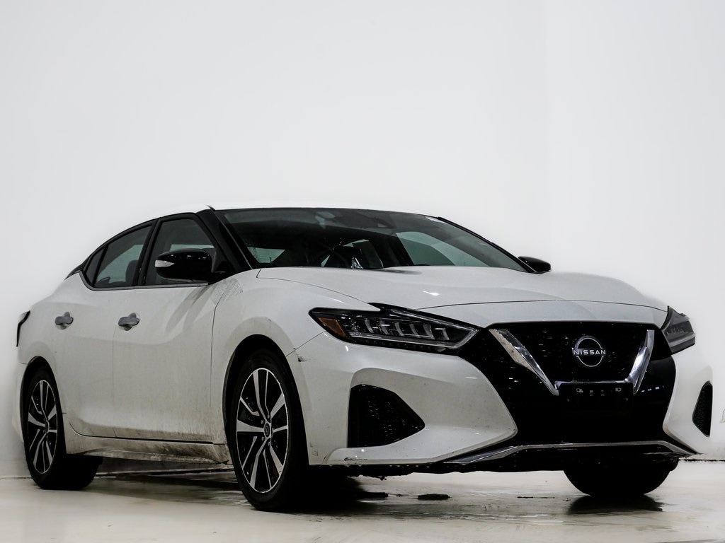 2023 Nissan Maxima SV's photo