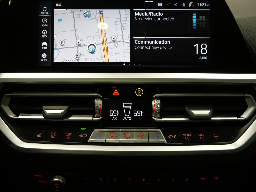 2021 BMW 3 Series 330e - Photo 20