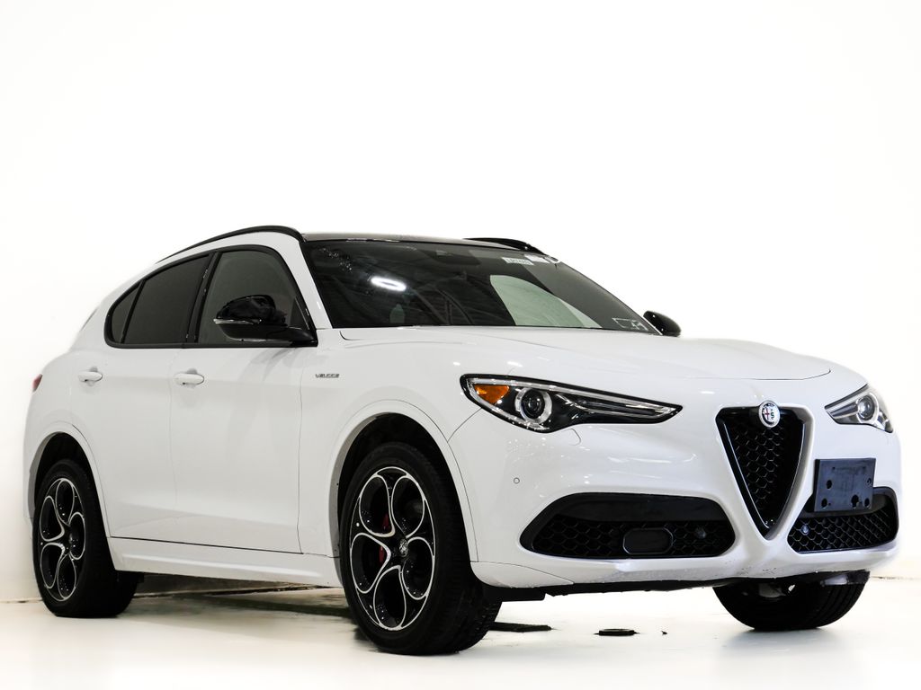 2023 Alfa Romeo Stelvio Veloce AWD's photo