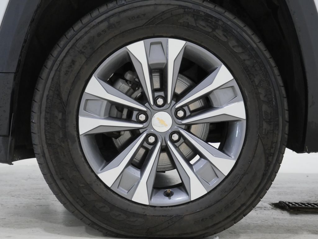 2025 Chevrolet Equinox LT - Photo 9