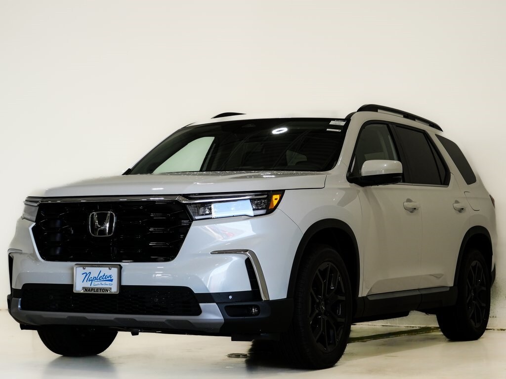 2025 Honda Pilot Touring photo 3