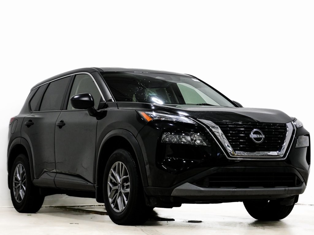 2023 Nissan Rogue S's photo