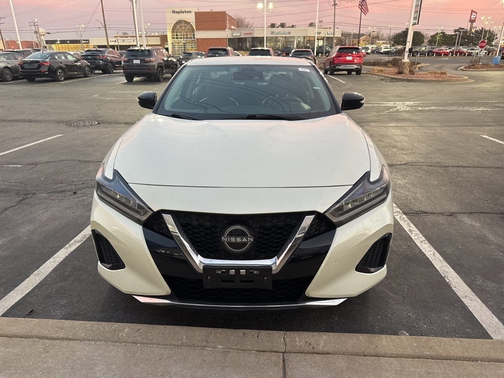 2023 Nissan Maxima SV's photo