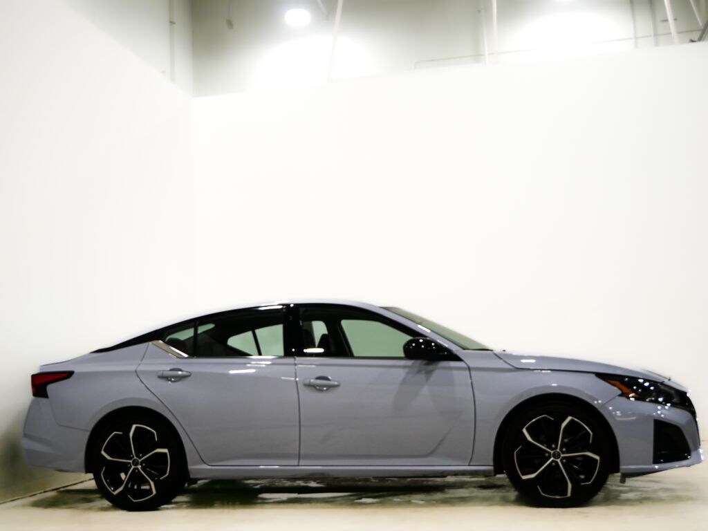Used 2024 Nissan Altima 2.5 SR Sedan