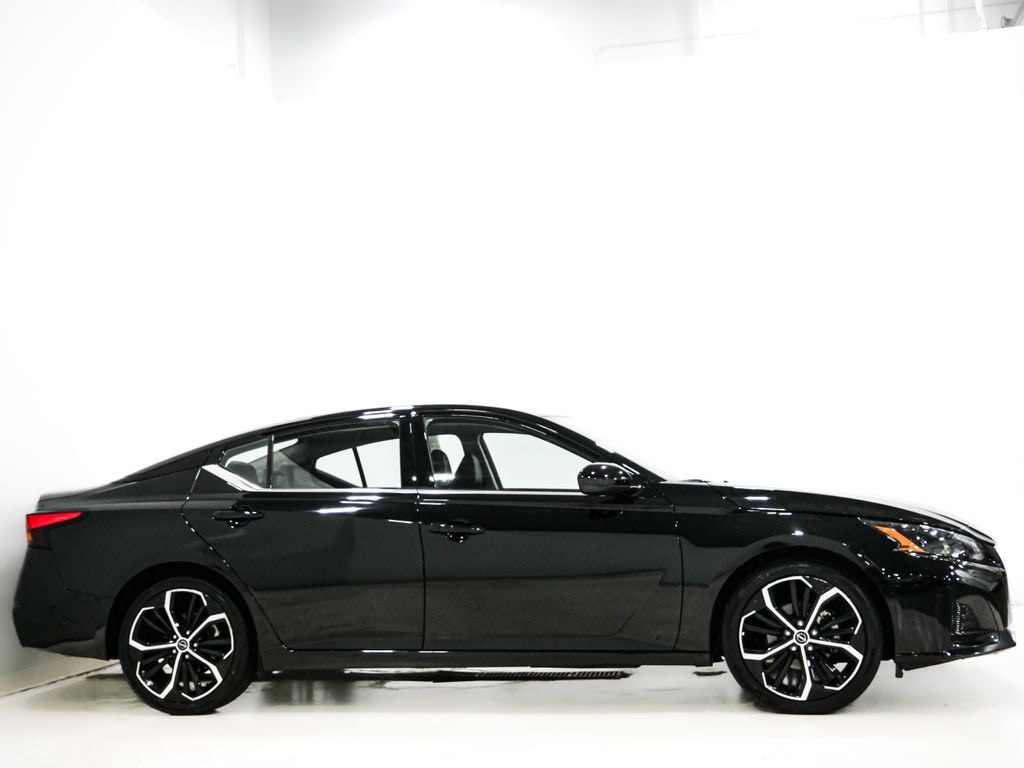 Used 2024 Nissan Altima 2.5 SR Sedan