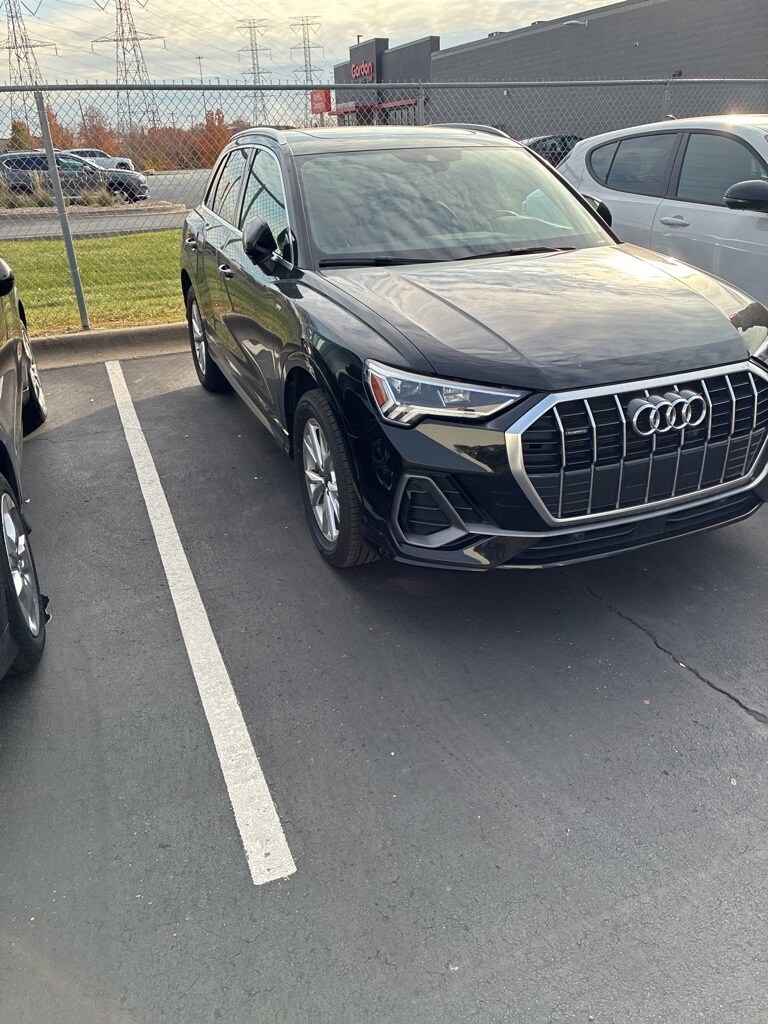 2024 Audi Q3 S line Premium photo 2