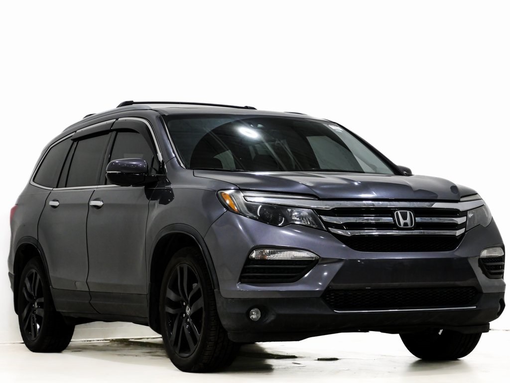 2016 Honda Pilot Elite's photo