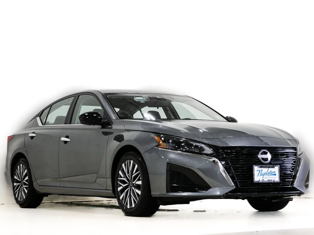 Used 2025 Nissan Altima 2.5 SV Sedan