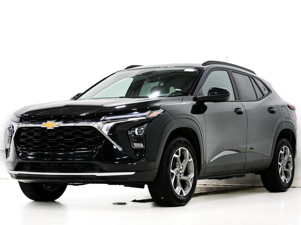 Used 2025 Chevrolet Trax LT SUV