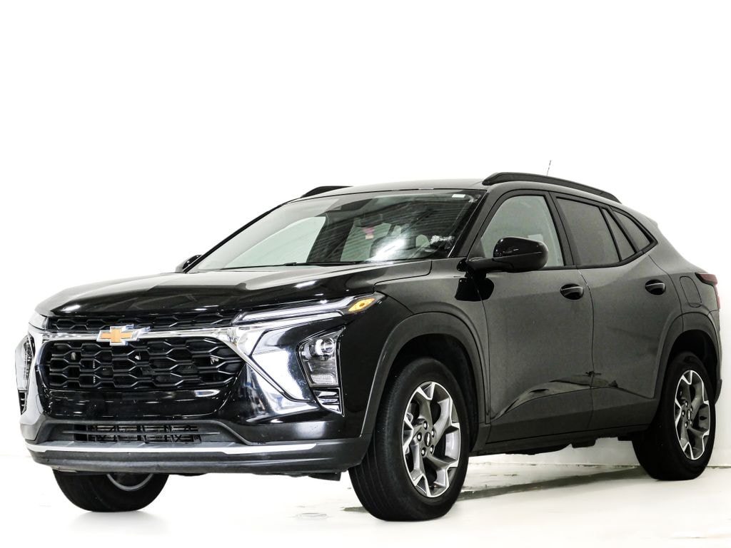 Used 2025 Chevrolet Trax LT SUV