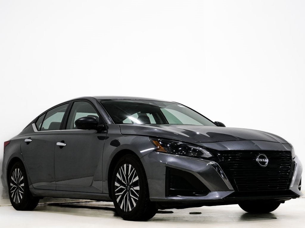 2024 Nissan Altima SV's photo