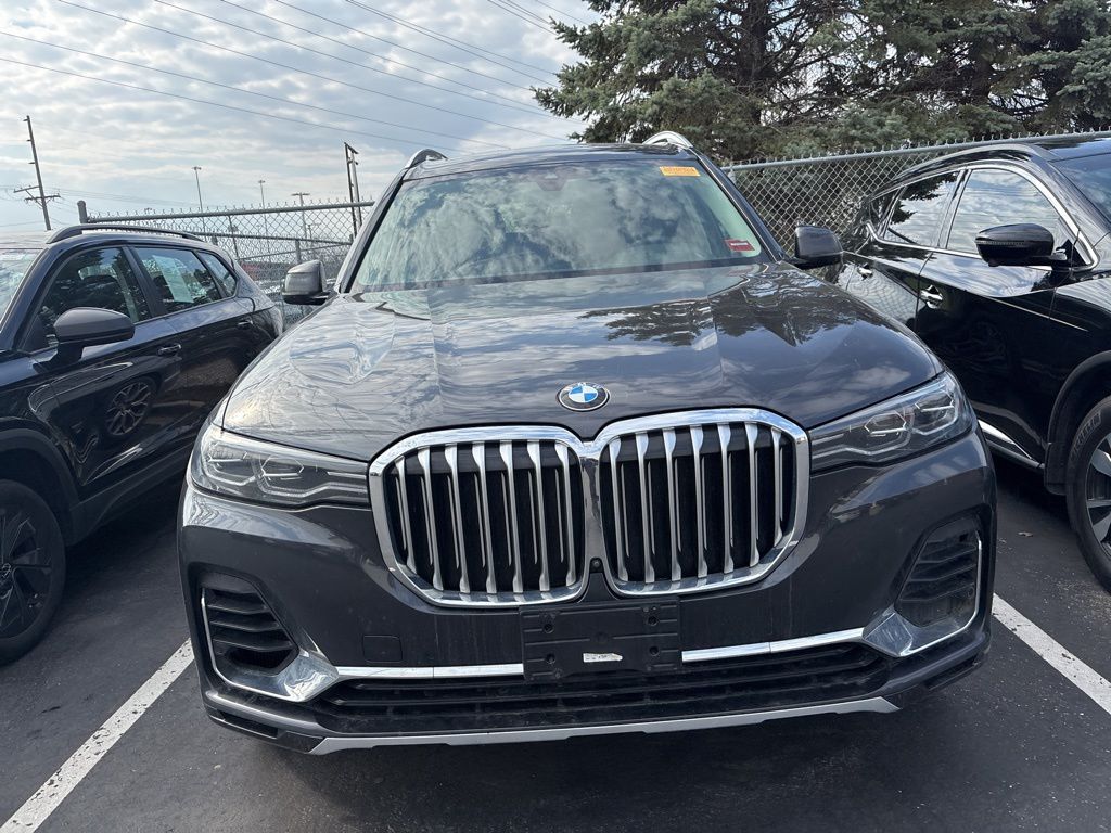 2021 BMW X7 40i