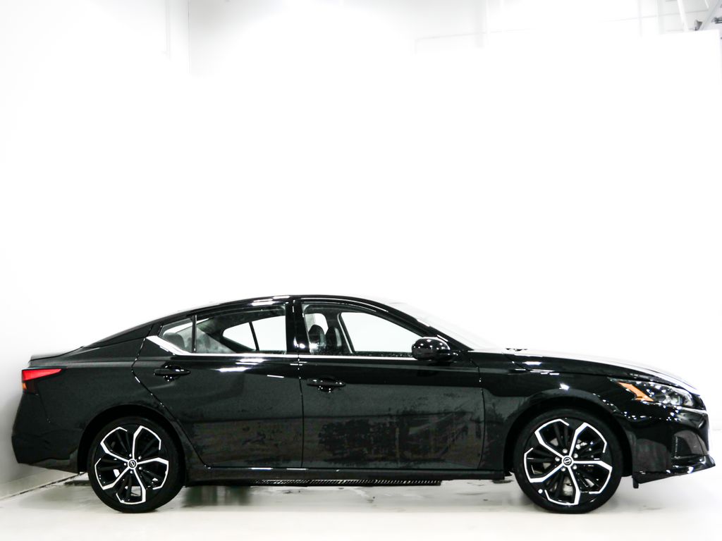 Used 2025 Nissan Altima 2.5 SR Sedan