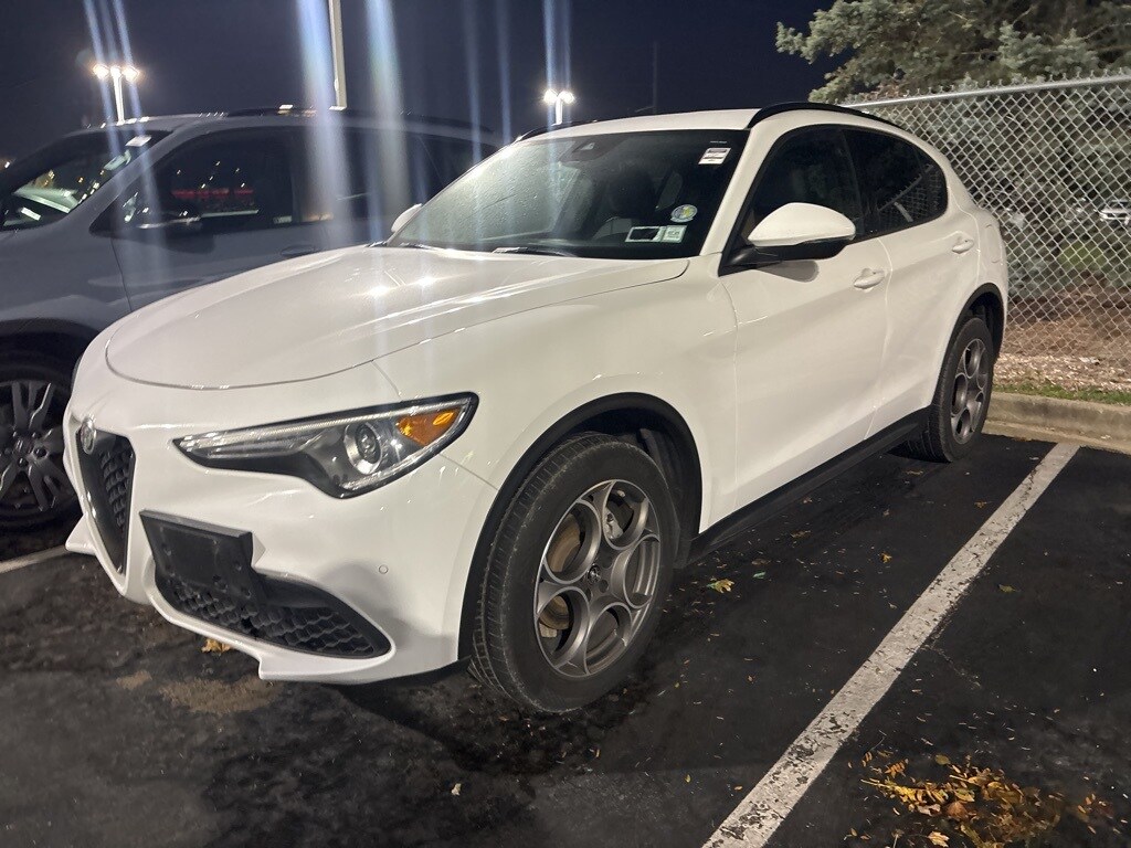 2022 Alfa Romeo Stelvio Sprint photo 3