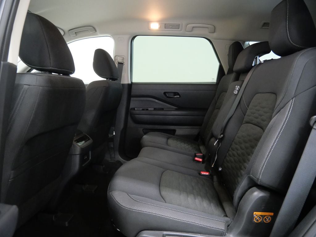 2025 Nissan Pathfinder SV - Photo 23