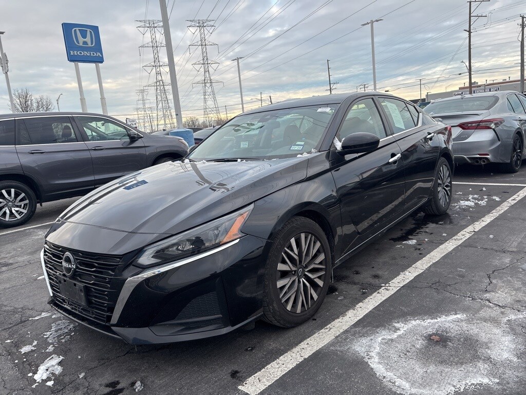Used 2023 Nissan Altima 2.5 SV Sedan