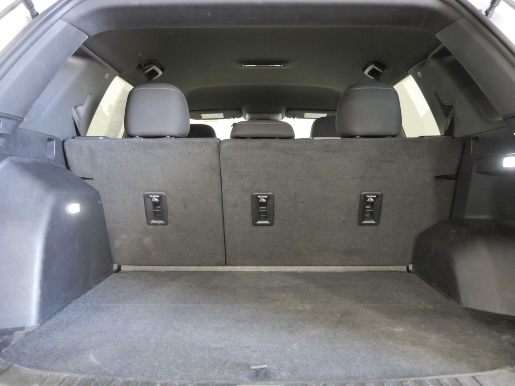 2025 Chevrolet Equinox LT - Photo 24