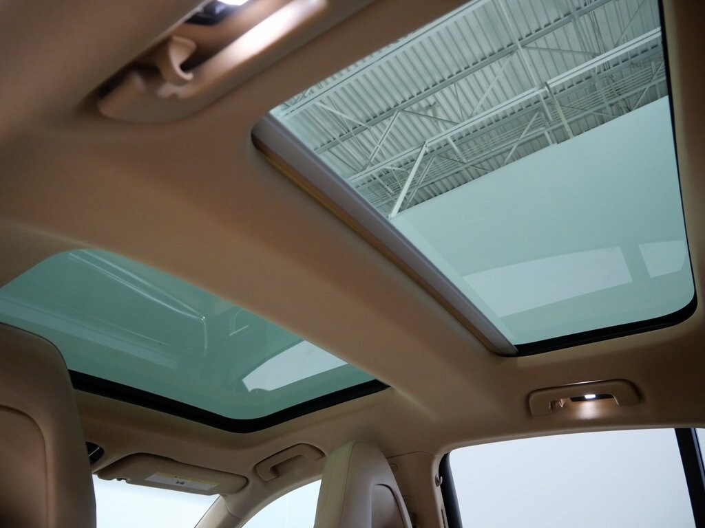 2018 Porsche Panamera 4 photo 4