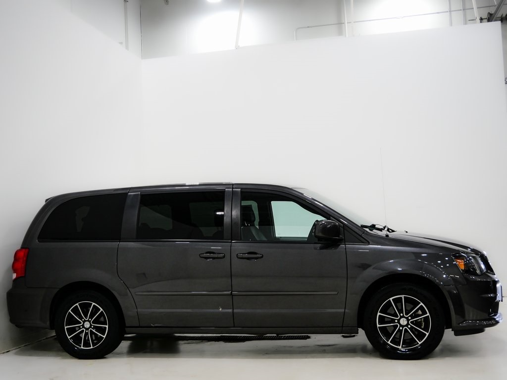Used 2016 Dodge Grand Caravan R/T Minivan/Van