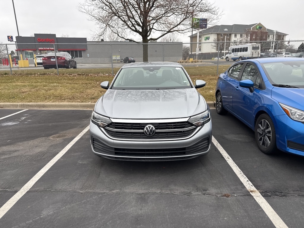 2024 Volkswagen Jetta S's photo