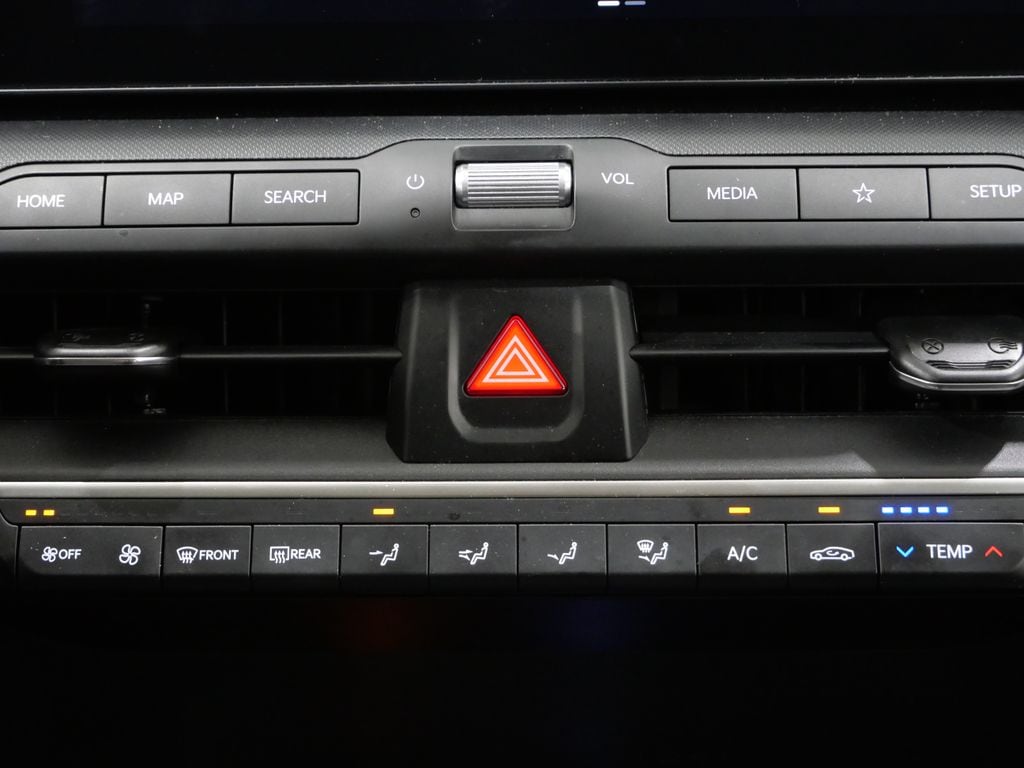 2025 Kia K4 LXS - Photo 18