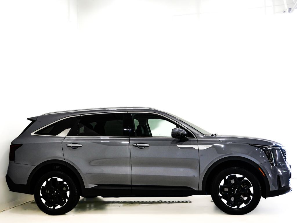 Used 2024 Kia Sorento S SUV