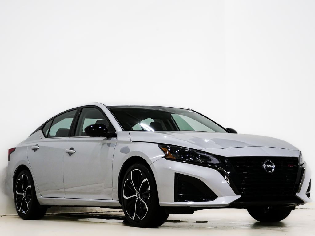 2024 Nissan Altima SR