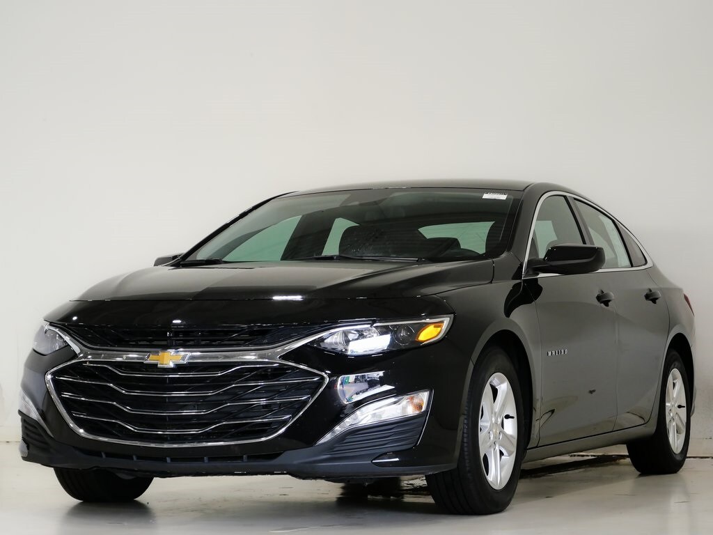 2024 Chevrolet Malibu 1LT photo 2