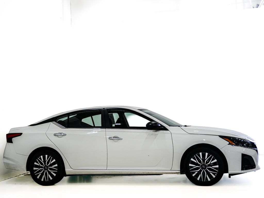 Used 2025 Nissan Altima 2.5 SV Sedan