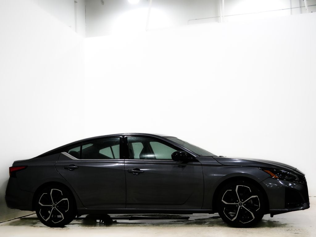 Used 2024 Nissan Altima 2.5 SR Sedan