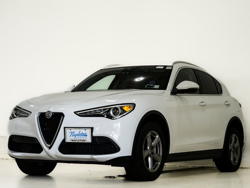 2021 Alfa Romeo Stelvio Sport Base photo 2