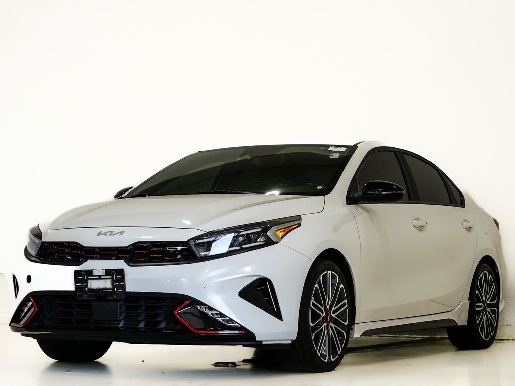 2023 Kia Forte GT photo 3