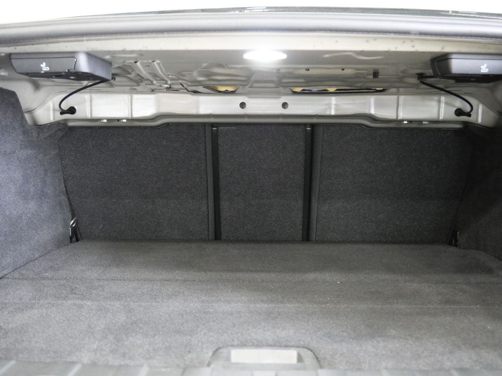 2021 BMW 3 Series 330e - Photo 26