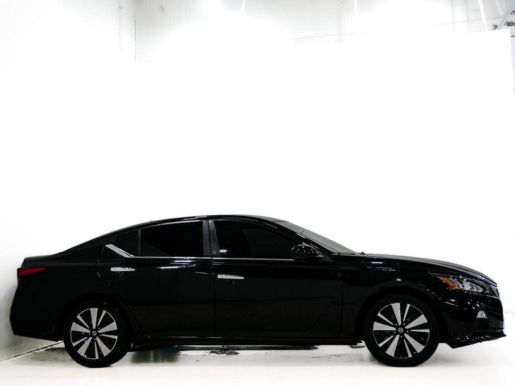 Used 2022 Nissan Altima 2.5 SV Sedan
