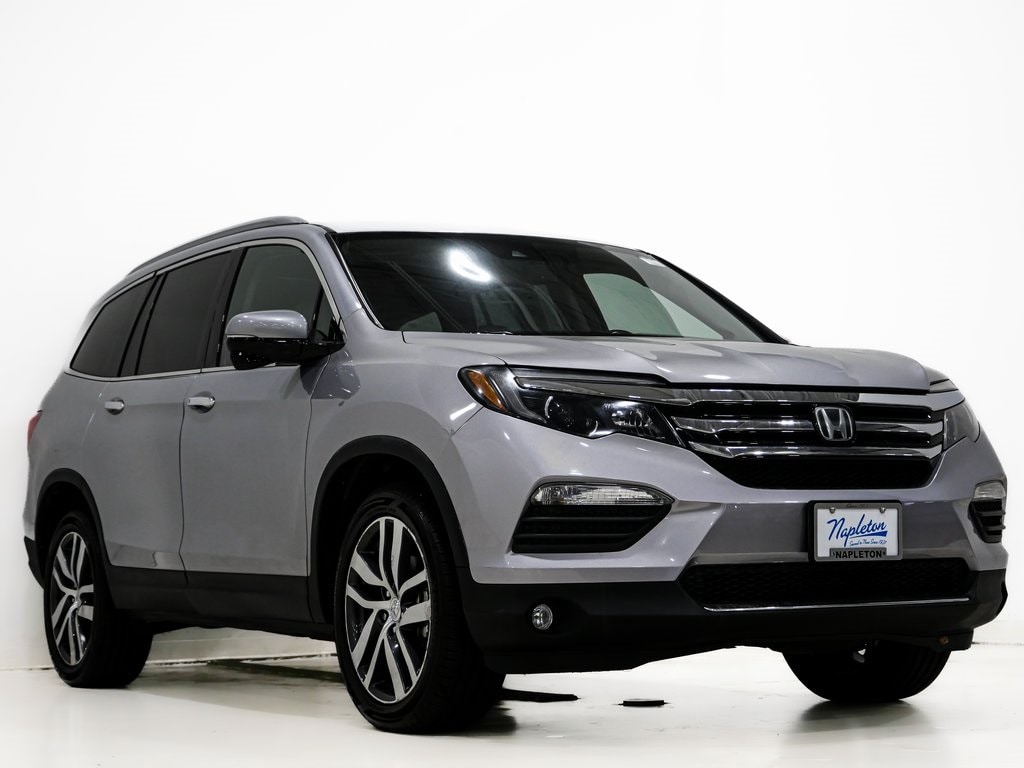 2017 Honda Pilot Touring's photo