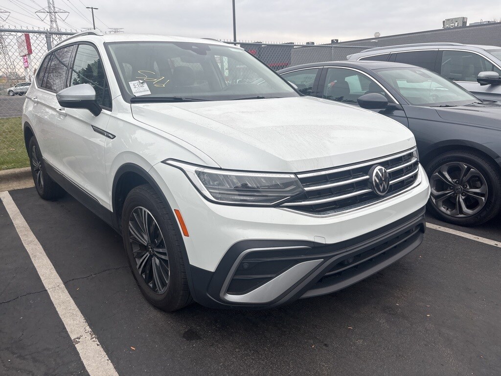 2024 Volkswagen Tiguan Wolfsburg Edition photo 2