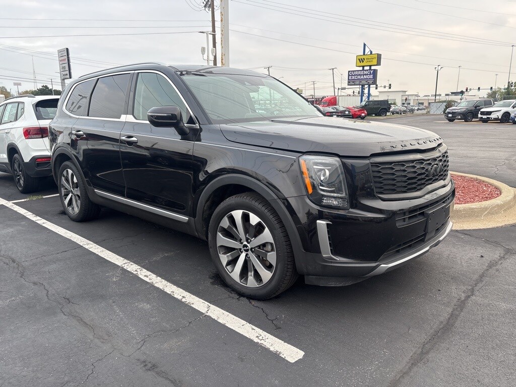 2022 Kia Telluride S photo 2