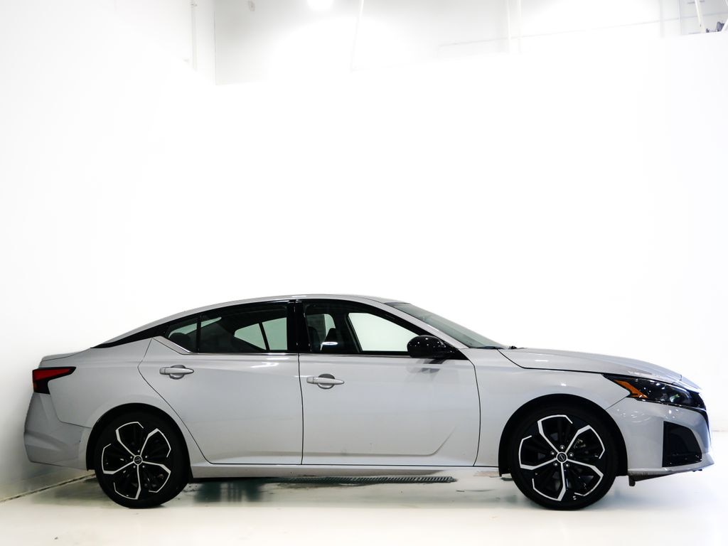 Used 2024 Nissan Altima 2.5 SR Sedan