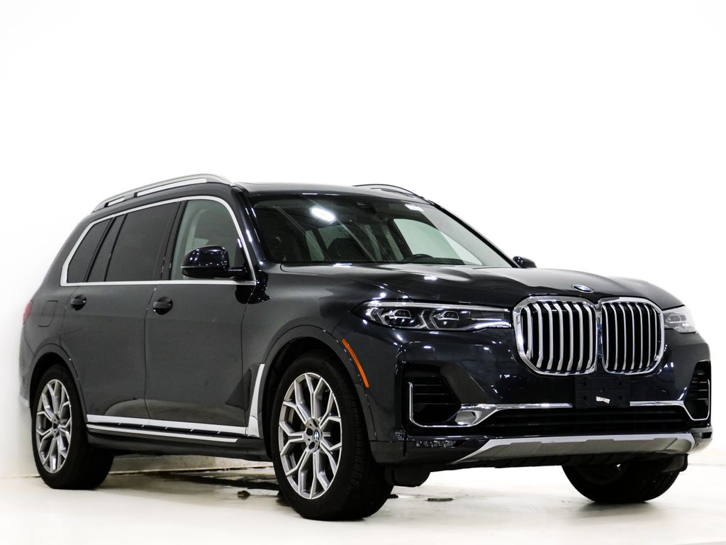 2021 BMW X7 xDrive40i's photo