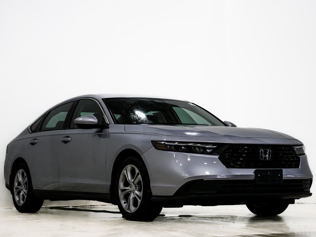 2023 Honda Accord LX's photo