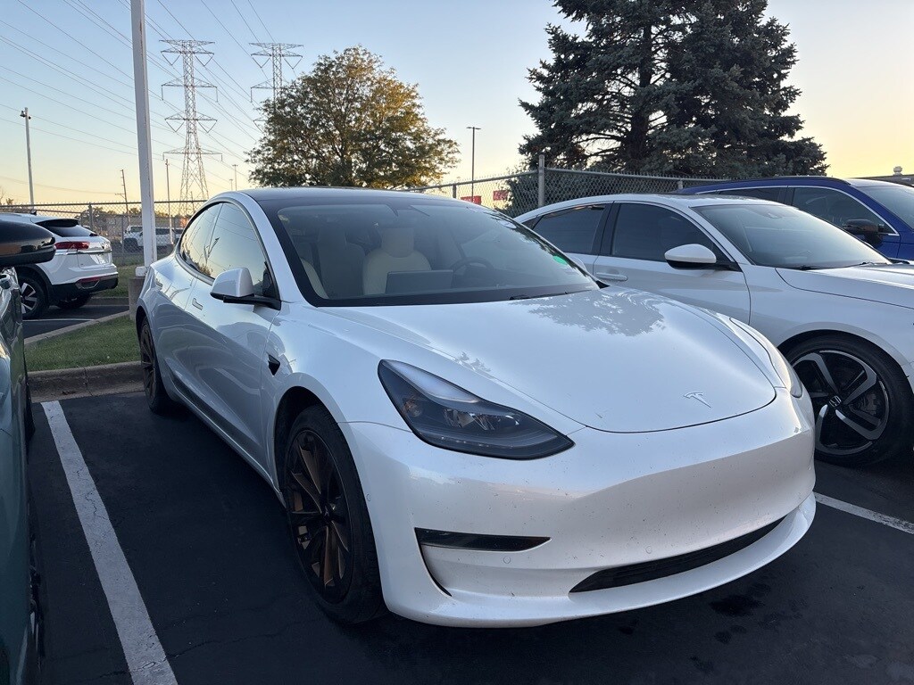 2021 Tesla Model 3 Standard Range Plus photo 2